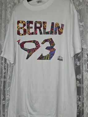 Vintage White 'Berlin 93' Graphic Tee - 90s abstract XL